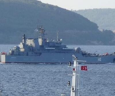 Rus savaş gemisi 'Novocherkassk', Çanakkale Boğazı'ndan geçti