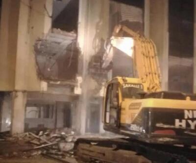 Son Dakika Haberi: Torbalı Belediye binasının yıkım çalışmaları başladı | Video