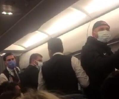 3 yolcu ile futbolcular uçakta birbirine girdi