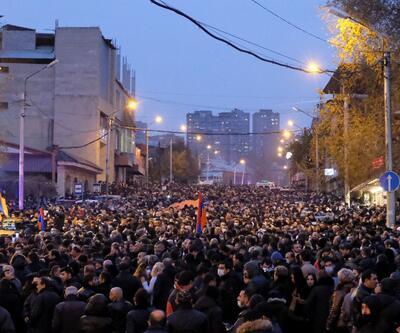 Ermenistan'da Paşinyan'a öfke sürüyor: 8 Aralık'a kadar süre verdiler
