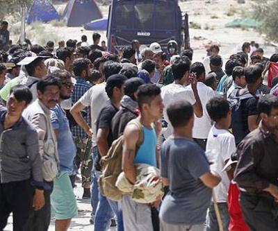 Yunanistan'da binlerce göçmen zehirlenme riski altında tutuluyor