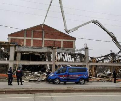 Bursa'da inşaatta çökme: Enkaz altına kalan 4 işçi kurtarıldı