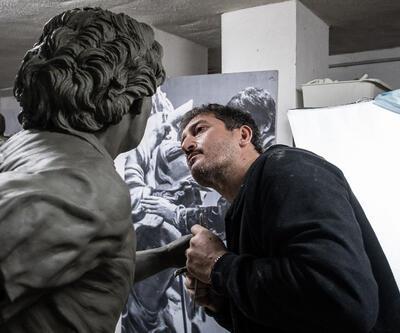 İtalyan heykeltıraş Maradona'nın heykelini yaptı