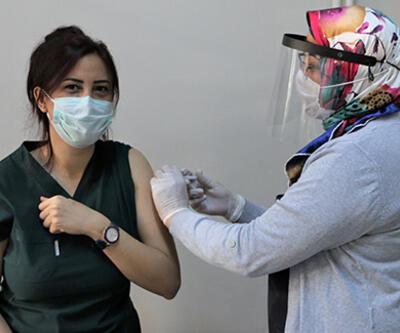 Aşılamada ikinci gün: Türkiye'de kaç kişi aşı oldu?