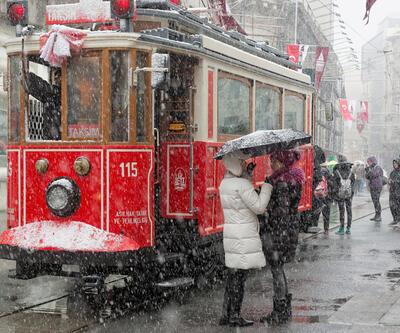 İstanbul'a kar yağışı başladı! Hafta sonu İstanbul hava durumu nasıl?