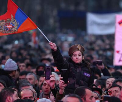 Ermenistan'da kriz sürüyor! Yine imzalamadı