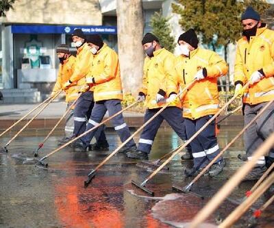 Aksaray'da cadde ve sokaklar dezenfekte edildi