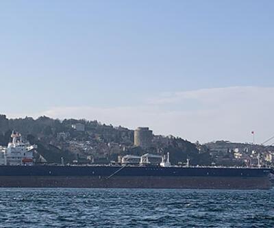 Dev petrol tankeri İstanbul Boğazı'ndan geçti