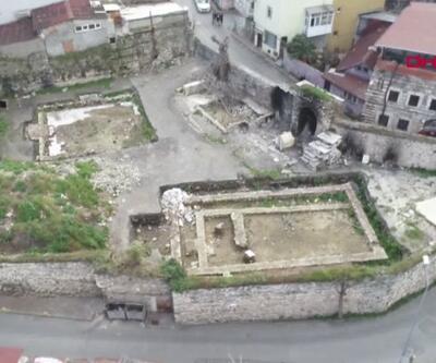 Kasturya Sinagogu talan edildi