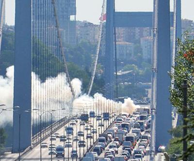 Fatih Sultan Mehmet Köprüsü'nde otomobil yangını