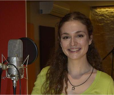Serra Arıtürk 'Aşkın Tarifi' için stüdyoya girdi