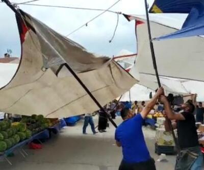 Şiddetli rüzgar pazarcıların tentelerini uçurdu