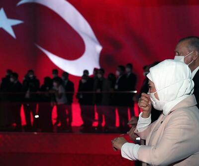 Emine Erdoğan, 15 Temmuz Demokrasi Müzesi'nde duygu dolu anlar yaşadı