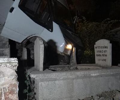 Minibüs mezarlığa uçtu: 2 yaralı