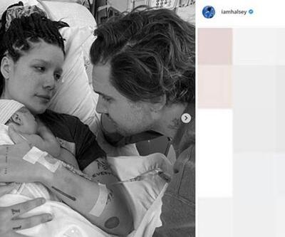 Halsey sosyal medya hesabından bebeğini emzirdiği anları paylaştı
