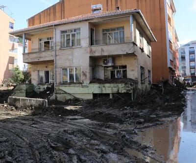 Sel suları 5 metreyi aştı: Bozkurt'ta duvarlarda izler silinmedi