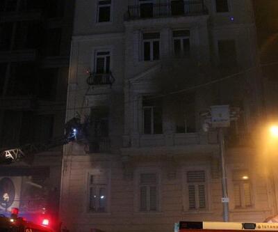 Emre Kınay Oyunculuk Akademisi'nin bulunduğu binada kokutan yangın