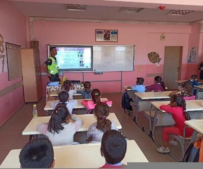 Mardin'de jandarma timleri öğrencilere trafik eğitimi verdi