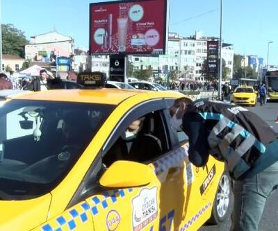 Fatih'te yolcu seçen taksici: Trafiğe girersek para kazanamıyoruz