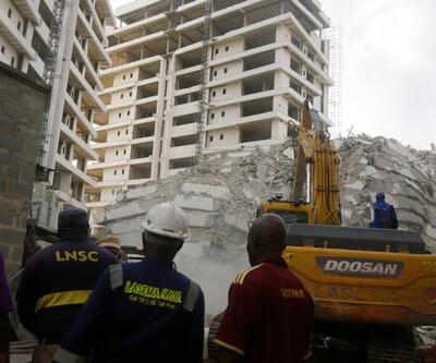 Nijerya'da 21 katlı bina çöktü: Ölü ve yaralılar var