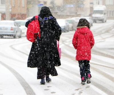 Erzurum'da kar: Şehir beyaza büründü