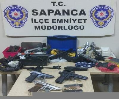 Sapanca’da 5 kişi silahlarla yakalandı
