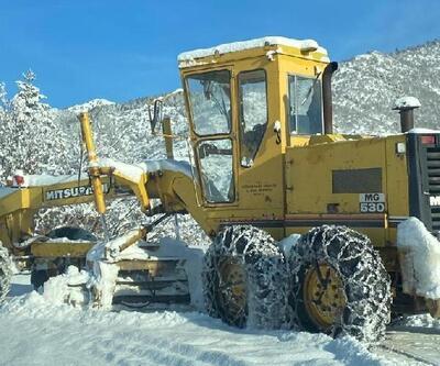 Gümüşhane'de 23 köy yolu kardan kapandı