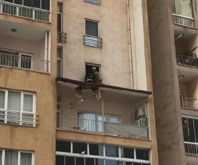 Balkon çatısı ölümden kurtardı