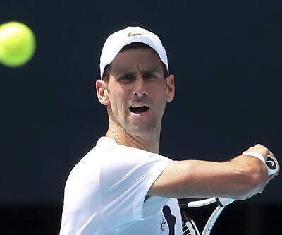 Sırp raket Novak Djokovic, Avustralya'da gözaltına alındı