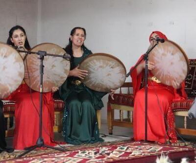 Kadın Çığlığı Erbane Grubu'ndan ağıt ve halaylı konser