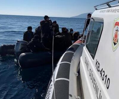 İzmir'de 22 göçmen kurtarıldı