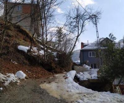 Trabzon'da heyelan: Mahalle yolu kapandı