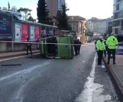 Şişli'de kaza yapan yolcu minibüsü devrildi