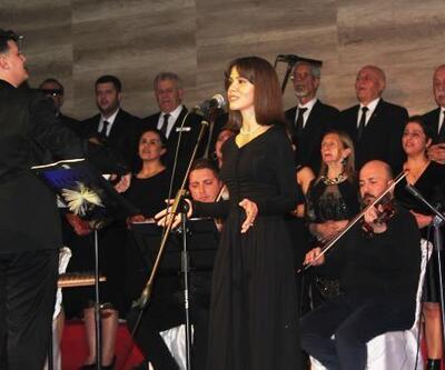 Alaşehir Belediyesi Türk Sanat Müziği Korosu ilk konserini verdi
