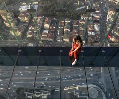 İstanbul'da cam zemin üzerinde metrelerce yükseklikte yürüyüş
