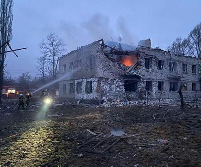 Luhansk bölgesinde bombardıman sonucu oluşan yıkım