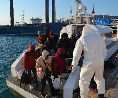 Ayvalık'ta lastik bottaki 36 kaçak göçmen kurtarıldı