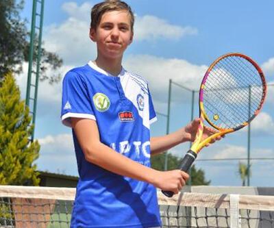 Ukrayna’dan kaçan 14 yaşındaki tenisçi, spora Adana’da devam edecek