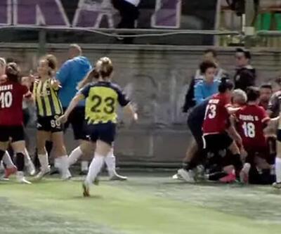Son dakika... Amed SF - Fenerbahçe Kadın Futbol Süper Ligi maçında saha karıştı