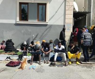 Foça açıklarında 33 kaçak göçmen yakalandı