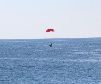 Paraşüt kapandı: 200 metreden denize düştü!