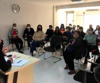 Çiğli'de kadınlara dijital okuryazarlık semineri