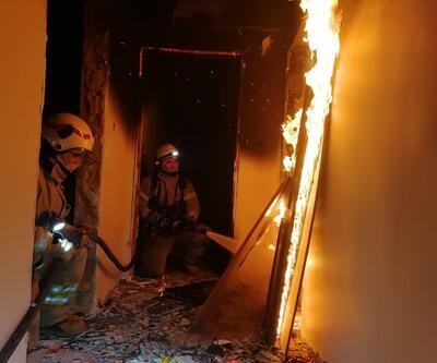 Avcılar'da boşaltılan binada yine yangın çıktı