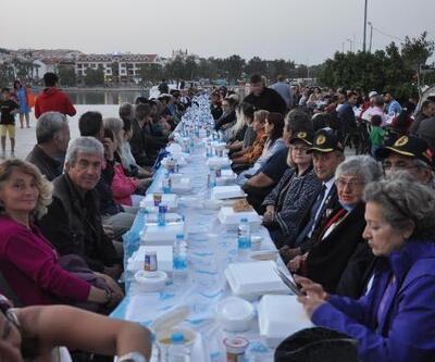Datça Cumhuriyet Meydanı'nda iftar buluşması