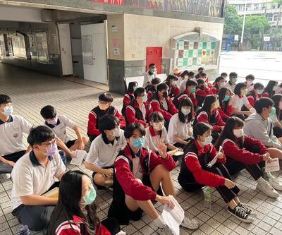 Tayvan’da bir haftada 10 bine yakın öğrenci Covid-19’a yakalandı