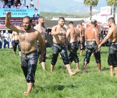 Kumluca'da yağlı güreş heyecanı