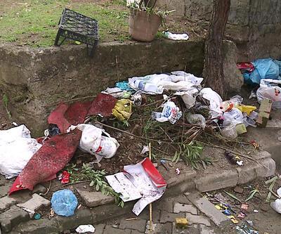 İstanbul'da mezarlıklardaki çöplere tepki	