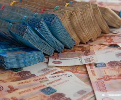 Rus rublesinde dalgalanma: Faiz kararının ardından değer kaybetti
