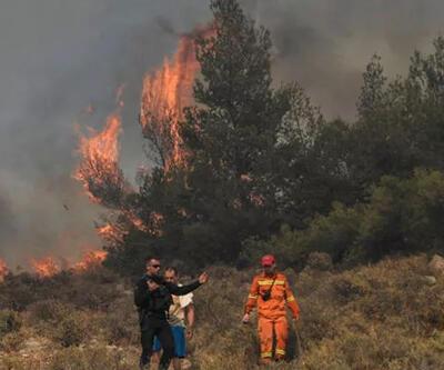 Yunanistan'da korkutan yangın! Halk tahliye edildi