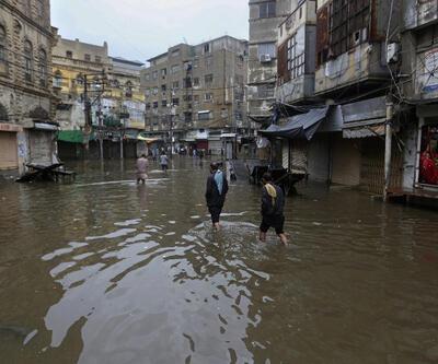 Pakistan’daki sel felaketinde bilanço ağırlaşıyor